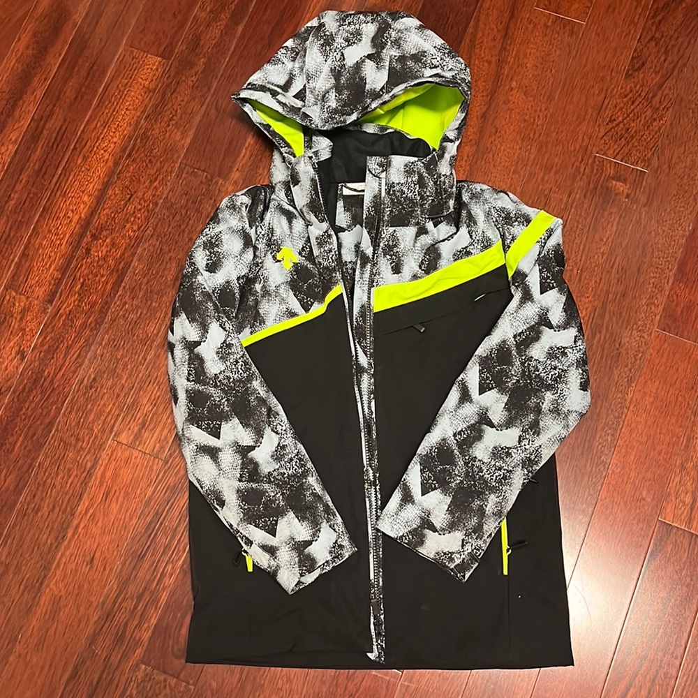 Descents ski/snowboard jacket